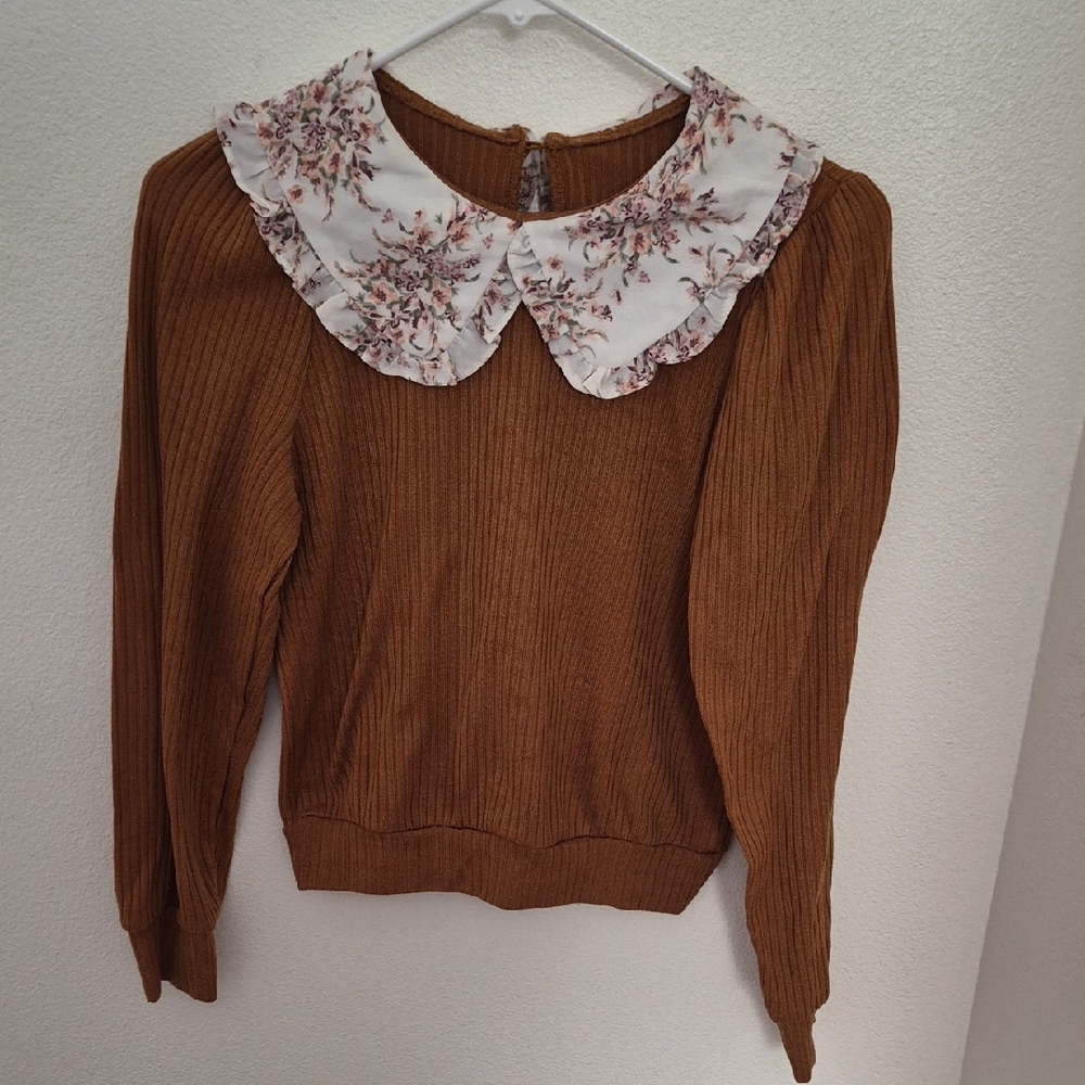 Chestnut Ribbed Crewneck Sweater with Floral Peter Pan Collar